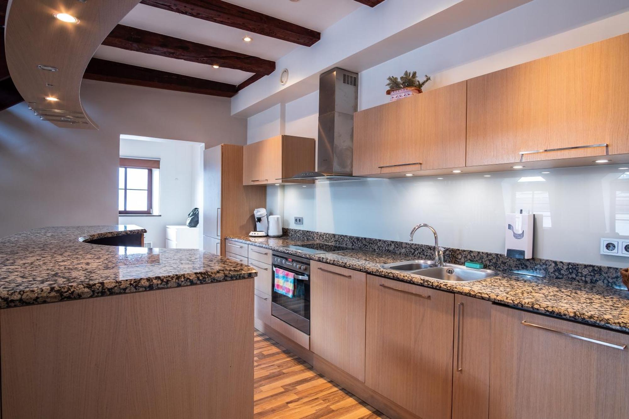 Dream Stay - Five Bedroom Penthouse In Old Town Tallinn Buitenkant foto