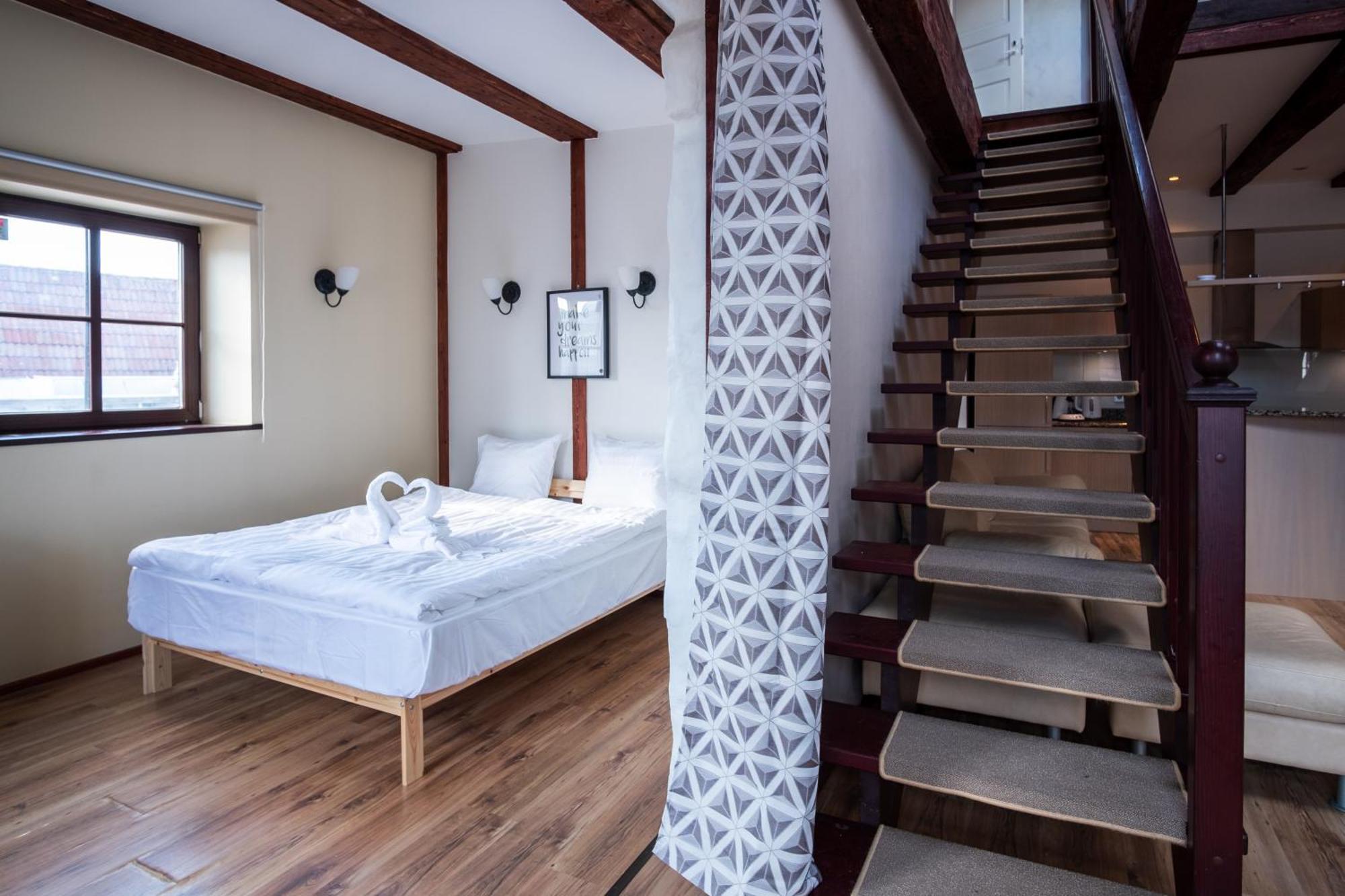 Dream Stay - Five Bedroom Penthouse In Old Town Tallinn Buitenkant foto