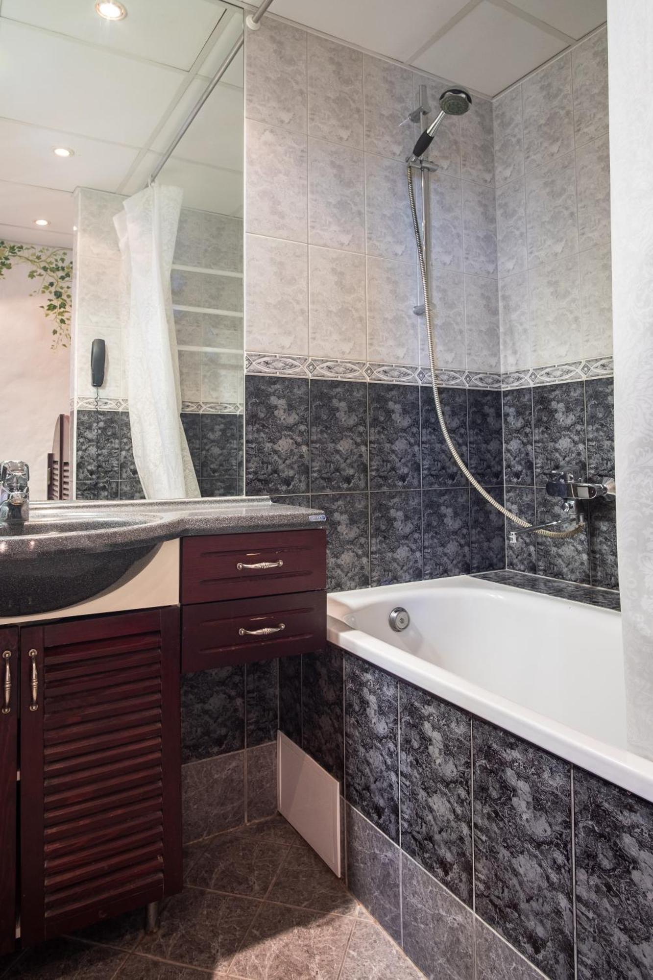 Dream Stay - Five Bedroom Penthouse In Old Town Tallinn Buitenkant foto