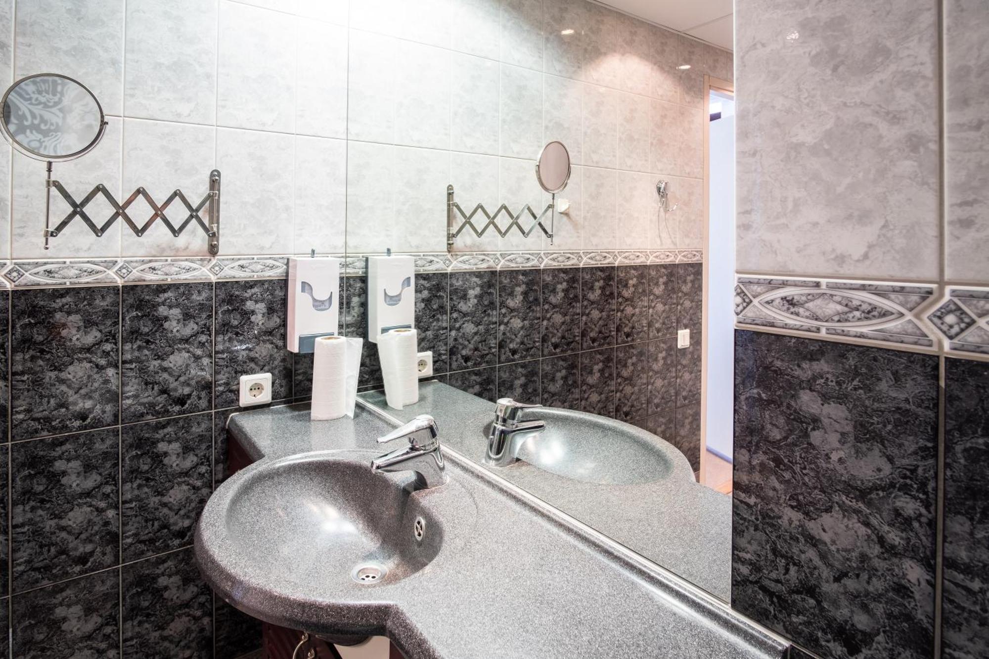 Dream Stay - Five Bedroom Penthouse In Old Town Tallinn Buitenkant foto